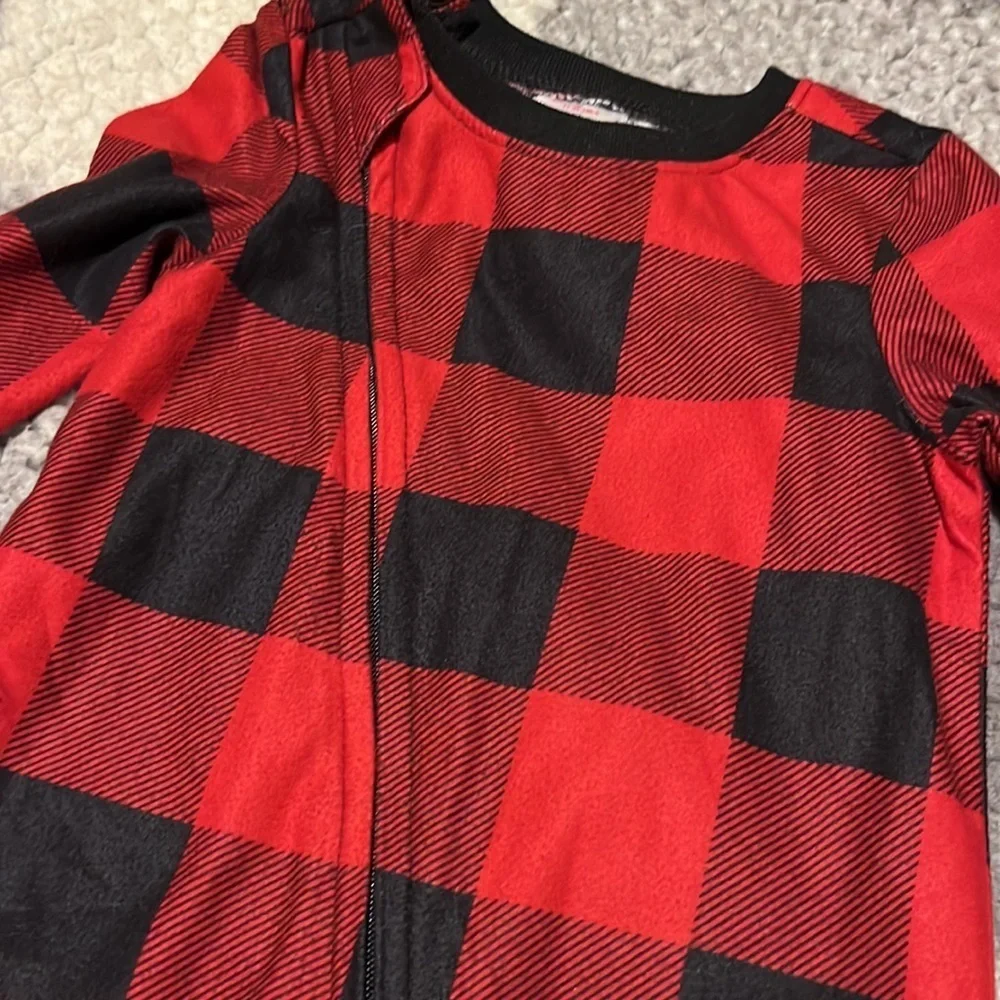 North Pole Infant Buffalo Plaid Buffalo Check Footed Pajamas Size 6 Months